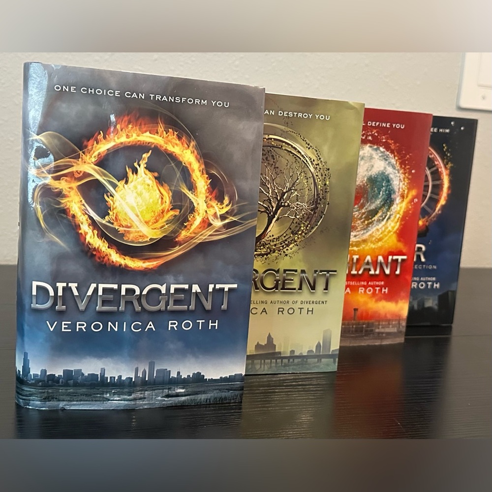 Divergent Series of 4 Hard Cover Books